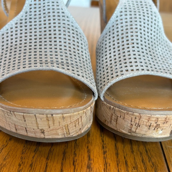 Franco Sarto Clinton2 Taupe Perforated Cork Wedge Platform 4” Sandals Size 10 - Picture 8 of 15